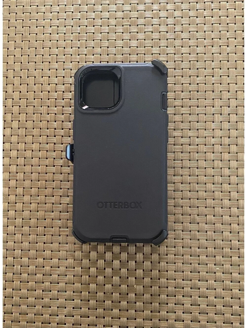 OtterBox Defender Series Case for iPhone 14/13 Black